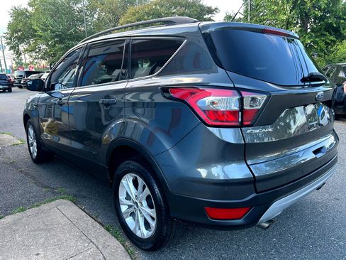 Used 2018 Ford Escape SE image 6