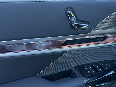New 2026 BMW 750e xDrive w/ Executive Package image 13