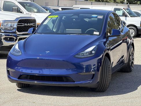 Used 2023 Tesla Model Y Performance AWD/4WD image 3