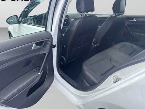 Used 2019 Volkswagen Golf SE FWD image 18