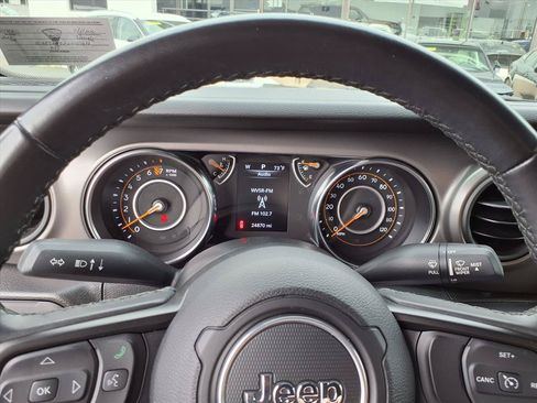 Used 2022 Jeep Wrangler Sport AWD/4WD image 17