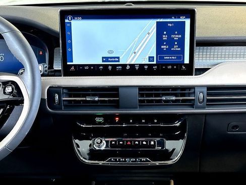Used 2023 Lincoln Corsair FWD image 29