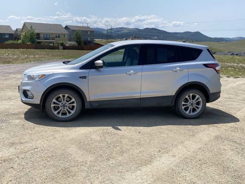 Used 2017 Ford Escape SE image 10