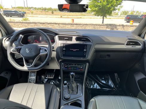 Certified 2024 Volkswagen Tiguan SE R-Line AWD/4WD image 14