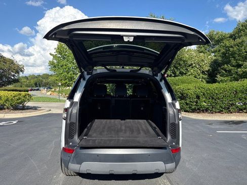 Used 2019 Land Rover Discovery SE AWD/4WD image 14