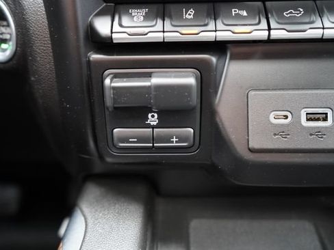 Used 2023 Chevrolet Silverado 3500 High Country w/ Z71 Off-Road Package AWD/4WD image 39