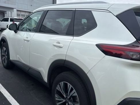 Certified 2023 Nissan Rogue SV w/ SV Premium B Package AWD/4WD image 3