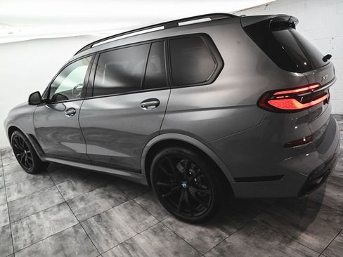 Used 2023 BMW X7 xDrive40i w/ M Sport Package AWD/4WD image 4