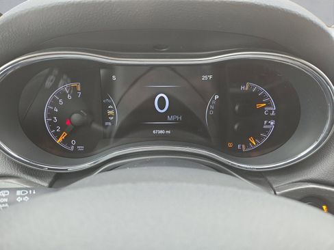 Used 2018 Jeep Grand Cherokee Limited image 16