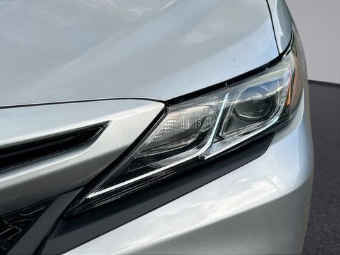 Used 2019 Toyota Camry SE FWD image 30