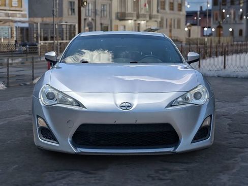 Used 2015 Scion FR-S RWD image 2