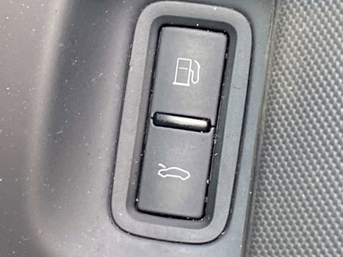 Used 2009 Audi R8 V8 image 20