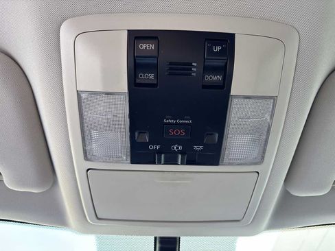 Used 2015 Lexus CT 200h FWD image 26