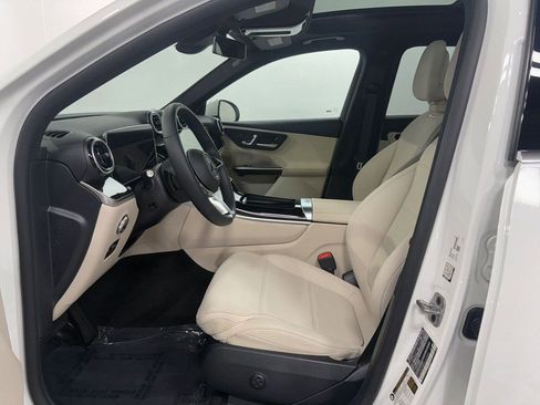 Certified 2025 Mercedes-Benz GLC 300 4MATIC image 8