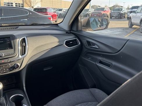Used 2019 Chevrolet Equinox LT image 18