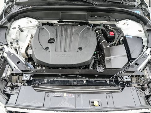 Used 2023 Volvo XC60 B5 Core image 26