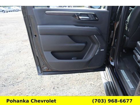 Used 2025 Chevrolet Suburban Premier image 23