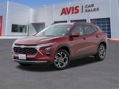 Used 2025 Chevrolet Trax LT w/ LT Convenience Package image 1