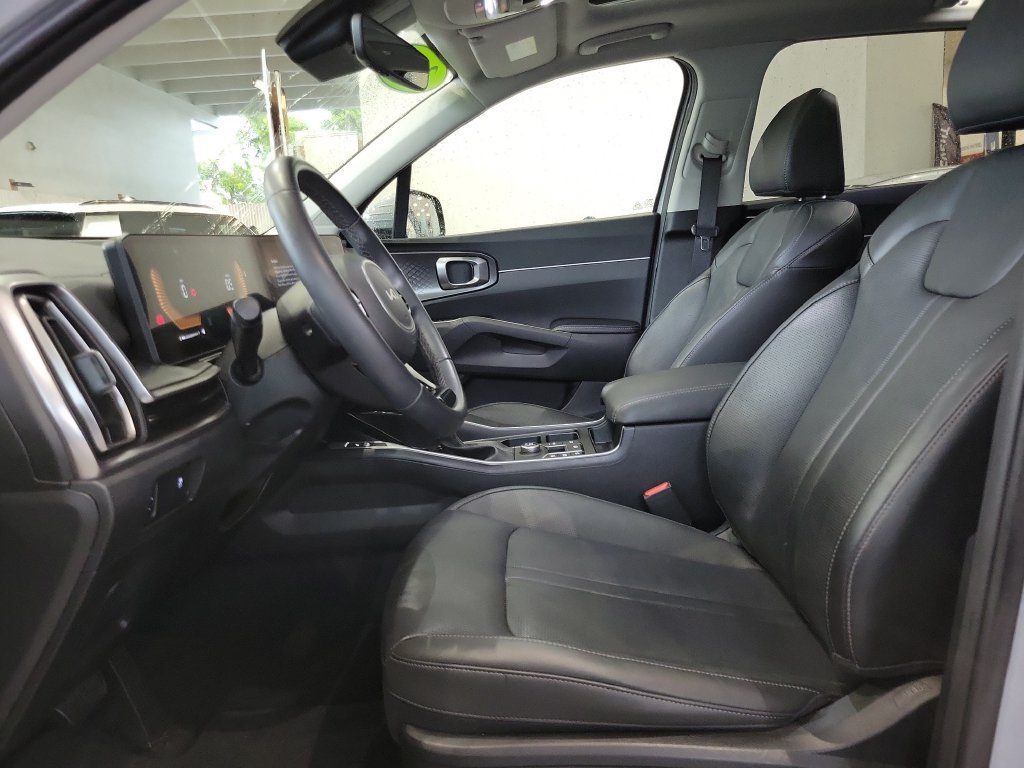 Certified 2025 Kia Sorento S w/ Panoramic Sunroof Package FWD image 8