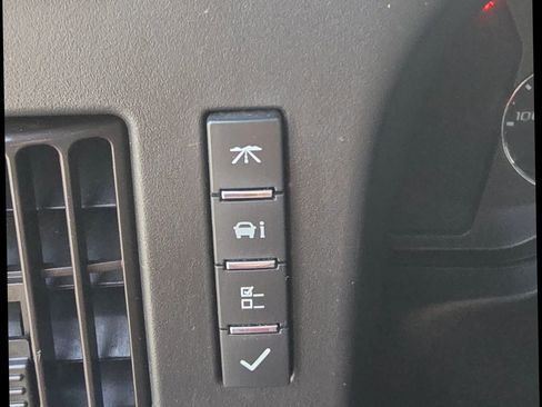 Used 2020 Chevrolet Express 2500 image 23