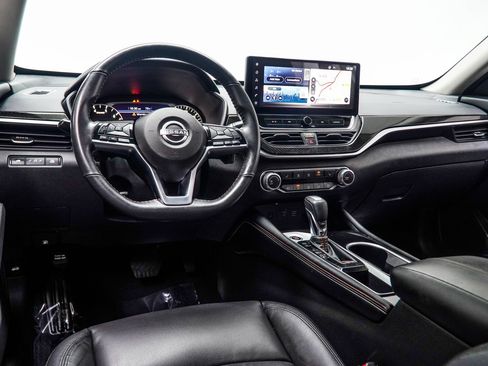 Used 2023 Nissan Altima 2.5 SR w/ SR Premium Package FWD image 16