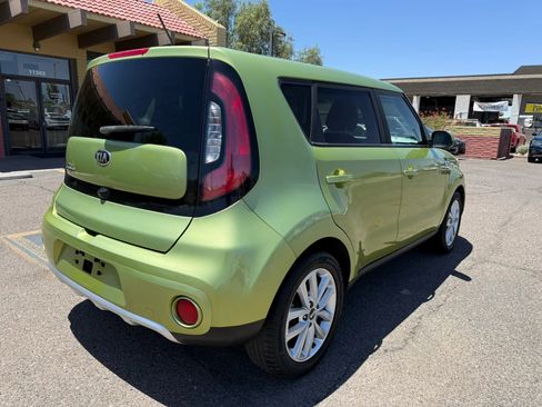 Used 2018 Kia Soul + FWD image 10