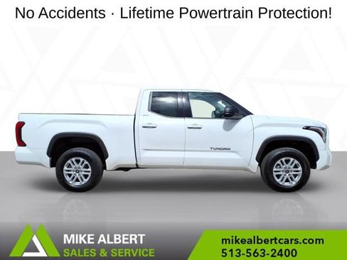Used 2022 Toyota Tundra SR5 w/ SR5 Premium Package AWD/4WD image 8