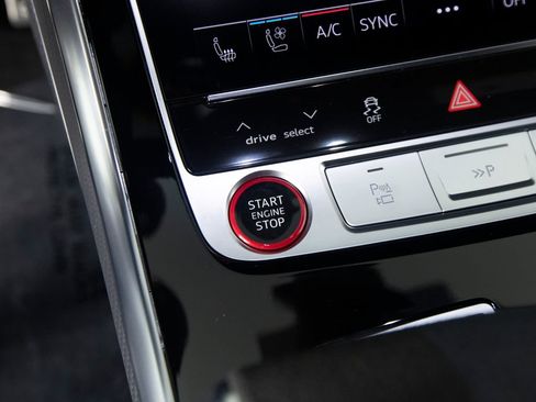 Used 2026 Audi RS Q8 performance AWD/4WD image 29