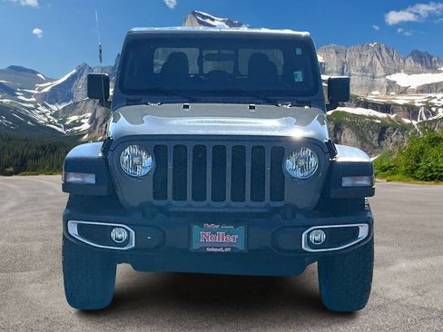Used 2023 Jeep Gladiator Sport AWD/4WD image 3