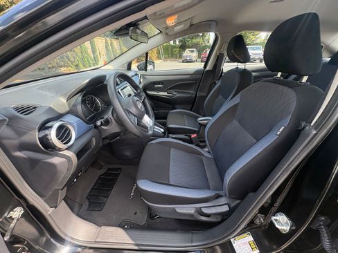 Used 2025 Nissan Versa SV FWD image 24