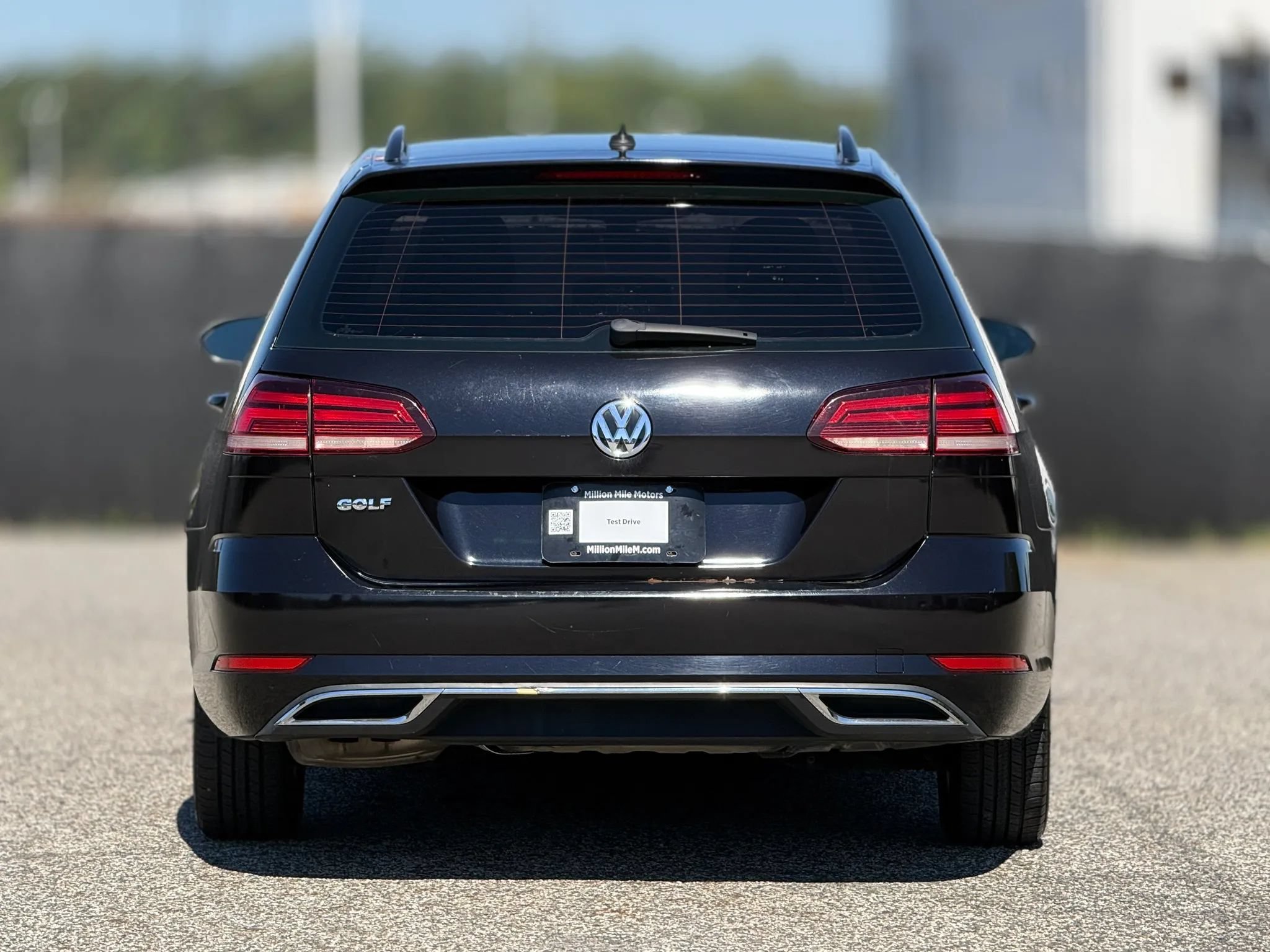 Used 2019 Volkswagen Golf S FWD image 4
