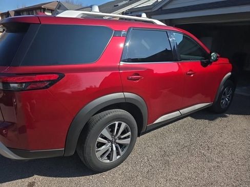 Certified 2023 Nissan Pathfinder SL image 7