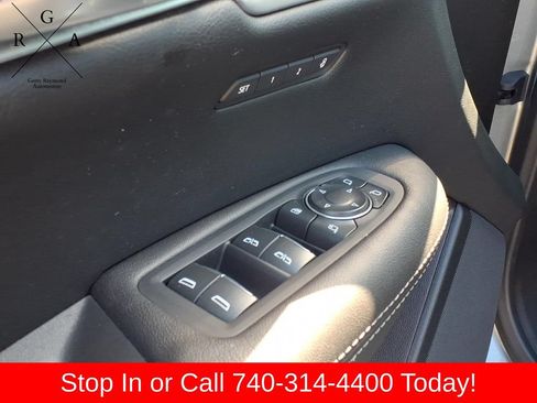 Used 2025 Cadillac XT5 Premium Luxury AWD/4WD image 17