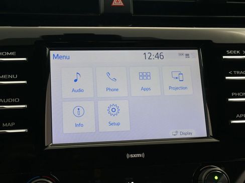 Used 2020 Toyota Camry SE image 18