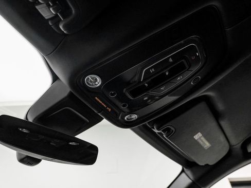 Used 2023 Bentley Bentayga Extended Wheelbase AWD/4WD image 27