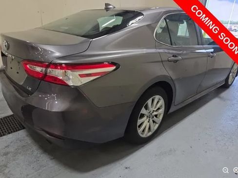 Used 2019 Toyota Camry LE FWD image 3