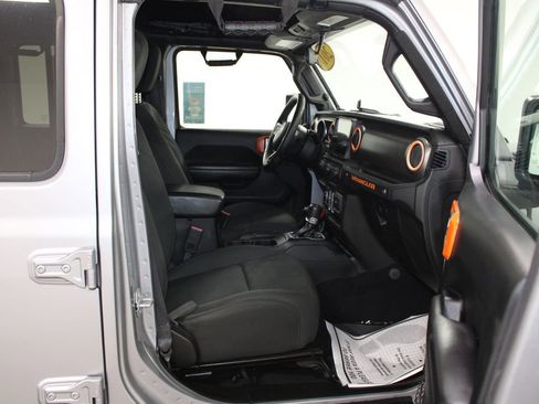 Used 2018 Jeep Wrangler Unlimited Sport S image 27