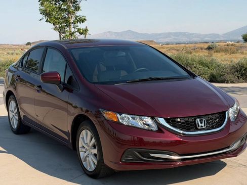 Used 2015 Honda Civic LX image 3