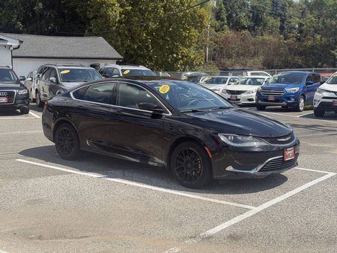 Used 2015 Chrysler 200 Limited FWD image 2
