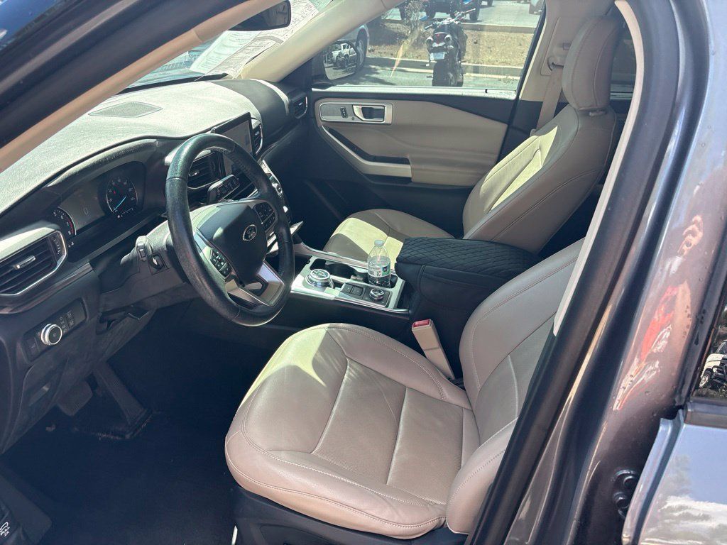 Used 2022 Ford Explorer Limited AWD/4WD image 17