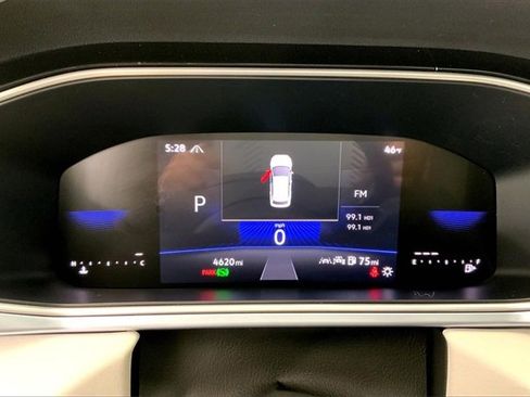 Used 2025 Volkswagen Taos SE image 20