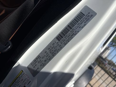 Used 2018 Jeep Wrangler Unlimited Rubicon w/ Connectivity Group image 38