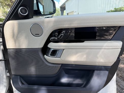 Used 2018 Land Rover Range Rover Supercharged AWD/4WD image 28