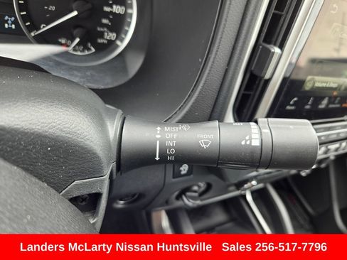 Used 2025 Nissan Frontier SV AWD/4WD image 22