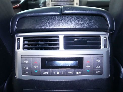 Used 2013 Lexus LX 570 4WD w/ Luxury Pkg image 21