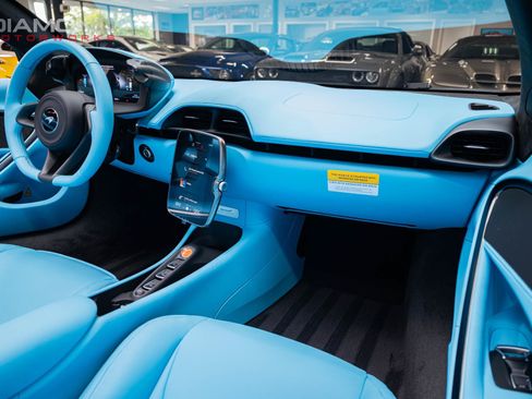 Used 2026 McLaren Artura Spider RWD image 94