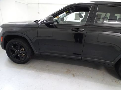 Certified 2023 Jeep Grand Cherokee Altitude AWD/4WD image 17