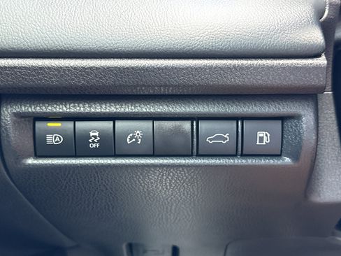 Used 2025 Toyota Camry XSE FWD image 19