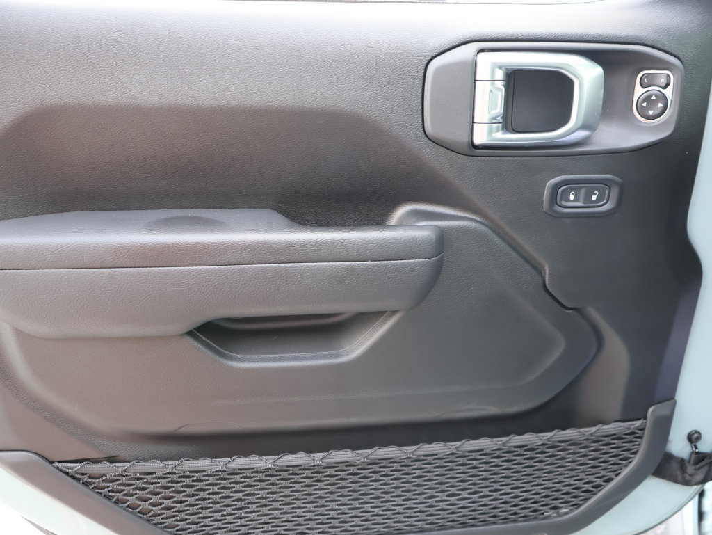 Used 2024 Jeep Wrangler Unlimited AWD/4WD image 19