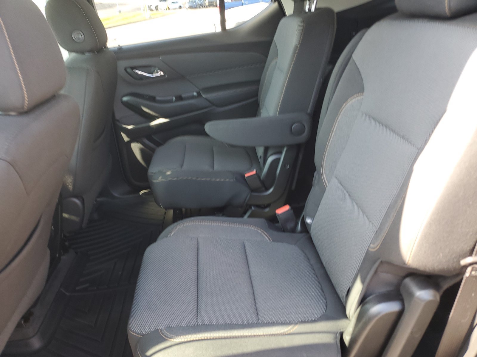 Used 2020 Chevrolet Traverse LT w/ Driver Confidence II Package AWD/4WD image 13